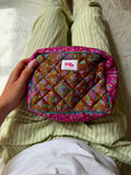 Pink Paisley Toilettas Klein