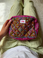 Pink Paisley Toilettas Klein