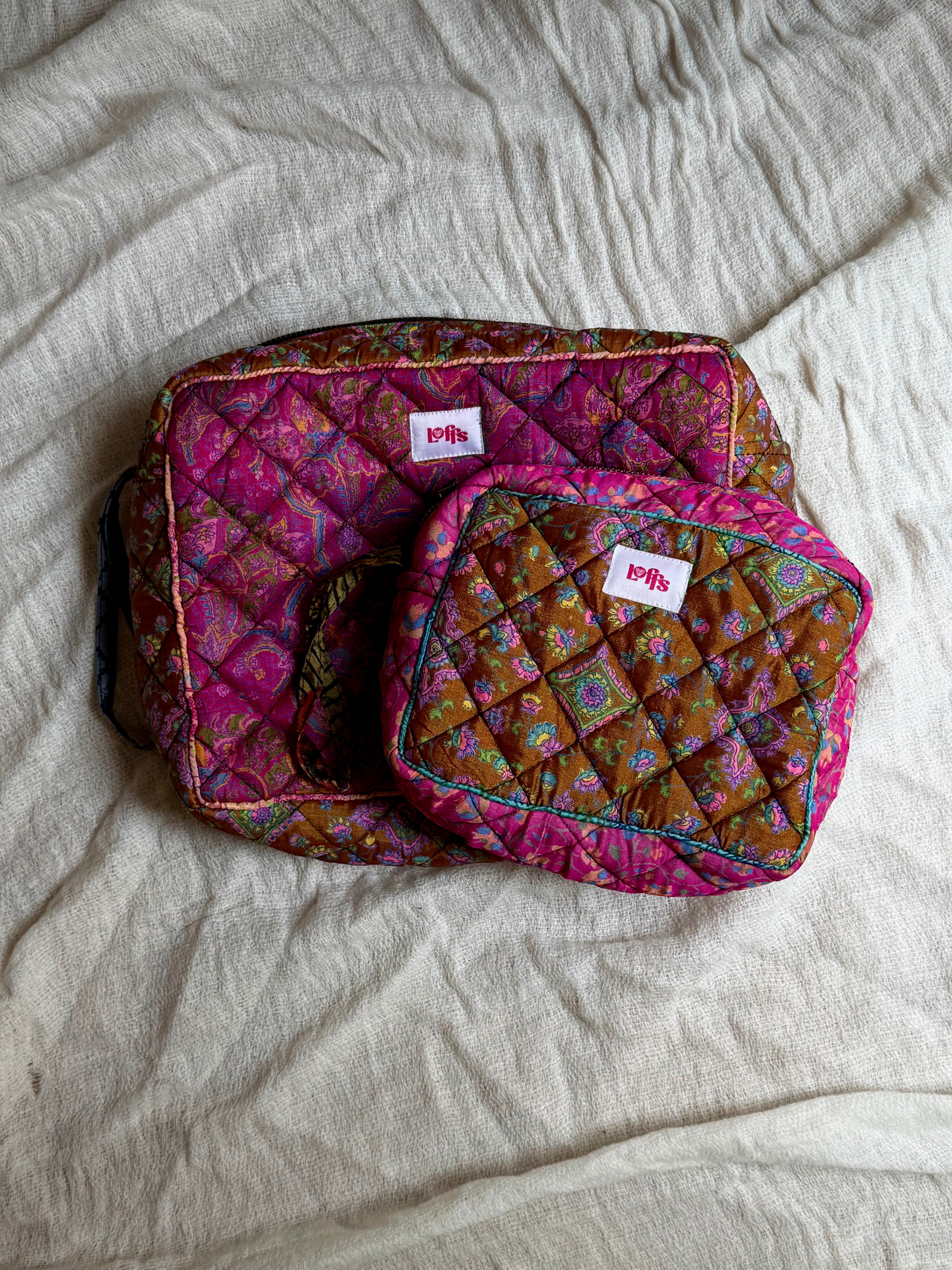 Pink Paisley Toilettas Klein